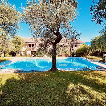 Apartamento Residenza Riviera Degli Olivi Torri Del Benaco Exterior foto