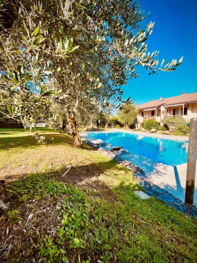 Apartamento Residenza Riviera Degli Olivi Torri Del Benaco Exterior foto