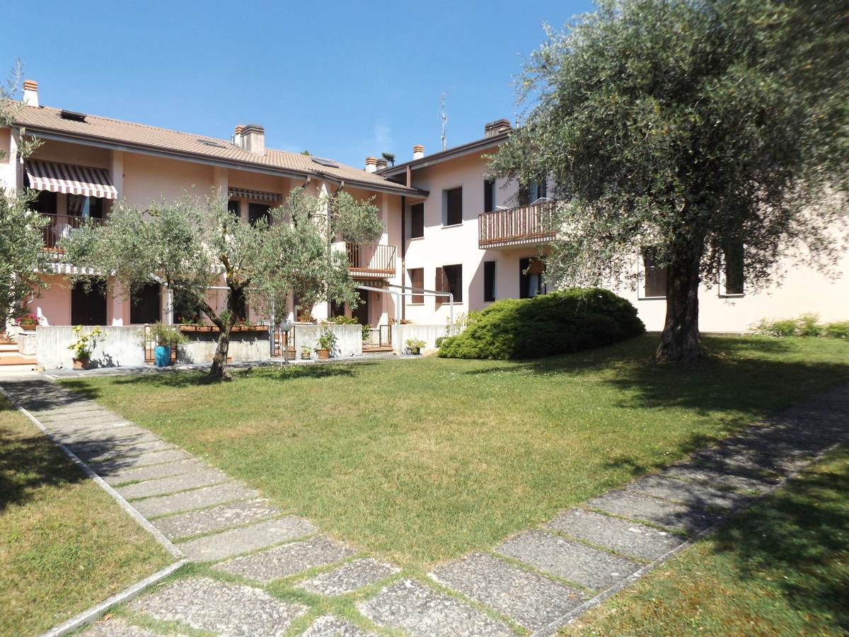 Apartamento Residenza Riviera Degli Olivi Torri Del Benaco Exterior foto