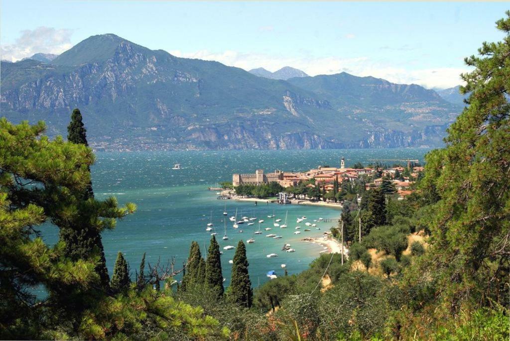 Apartamento Residenza Riviera Degli Olivi Torri Del Benaco Exterior foto
