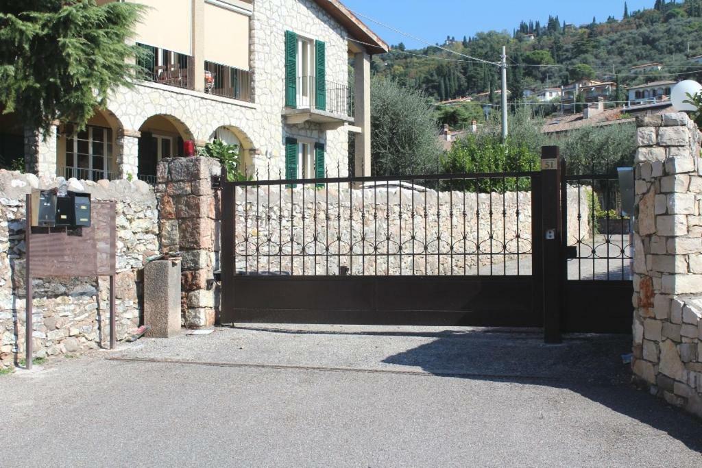 Apartamento Residenza Riviera Degli Olivi Torri Del Benaco Exterior foto
