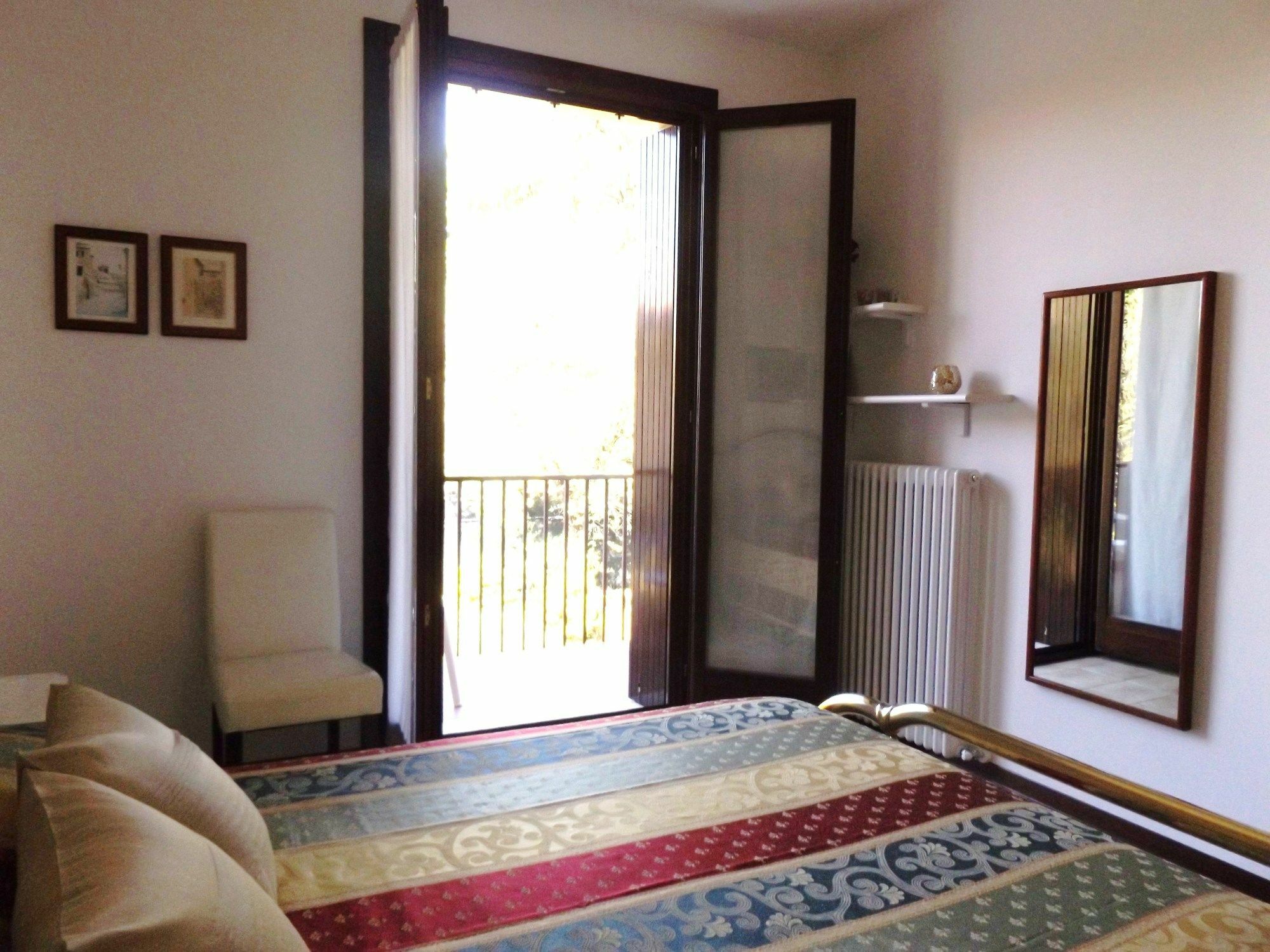 Apartamento Residenza Riviera Degli Olivi Torri Del Benaco Exterior foto